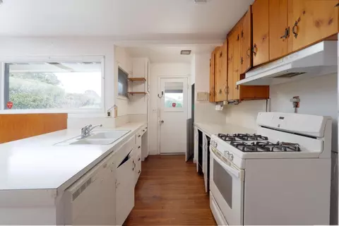 Kitchen - 3200 Eucalyptus St, Marina, CA 93933 photo 4 of 8