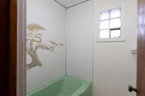 Bath - 3200 Eucalyptus St, Marina, CA 93933 photo 3 of 4