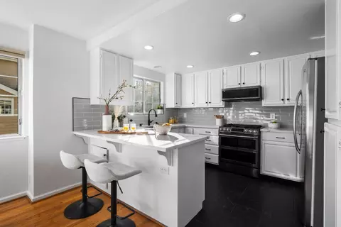 20659 Gardenside Cir, Cupertino, CA 95014 photo 4