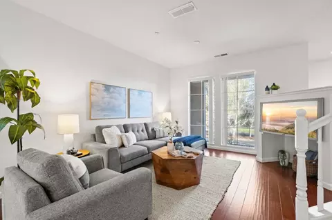 566 Saco Ter, Sunnyvale, CA 94089
