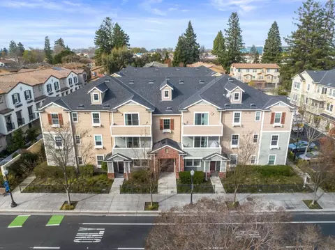 1033 Scotia Ter 302, Sunnyvale, CA 94089