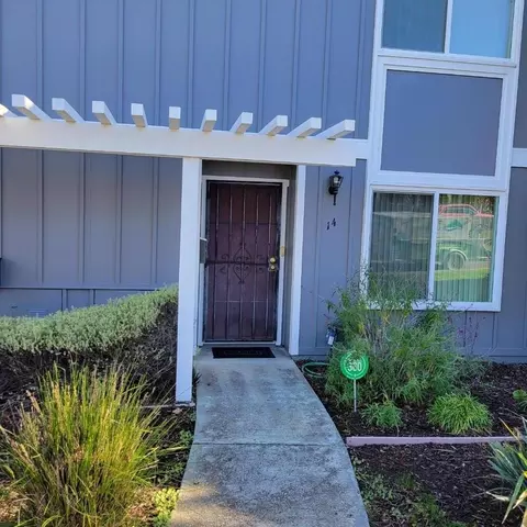 14 Park Ln, Richmond, CA 94803
