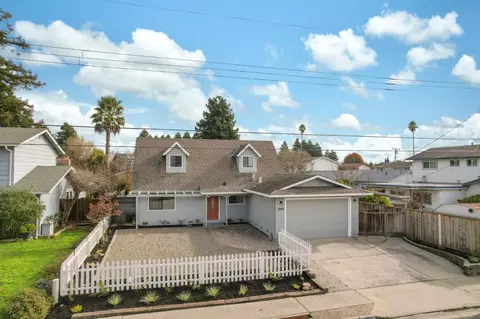 1956 Newport Ave, Santa Cruz, CA 95062