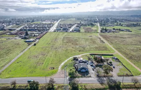 390 Day Rd, Gilroy, CA 95020 photo 1