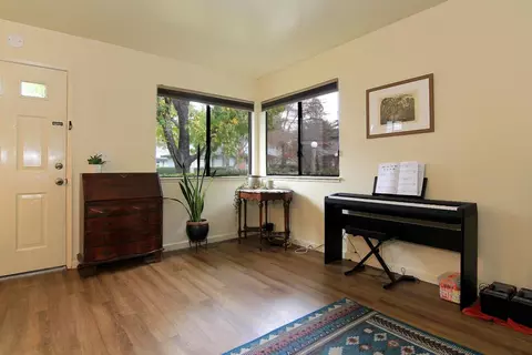 916 Ponselle Ln 3, Capitola, CA 95010 photo 4