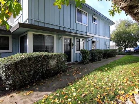 916 Ponselle Ln 3, Capitola, CA 95010 photo 2