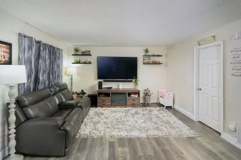 1871 Cherokee Dr 2, Salinas, CA 93906 photo 4