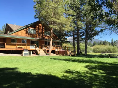 2861 Oakland Ave, South Lake Tahoe, CA 96150