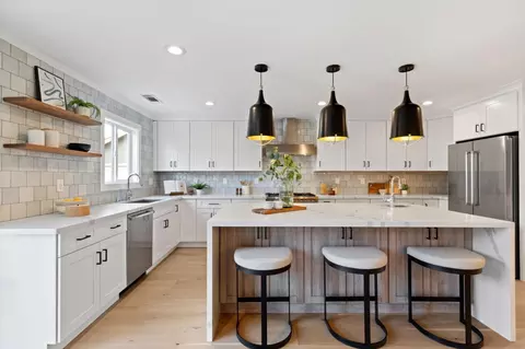 1076 Fewtrell Dr, Campbell, CA 95008