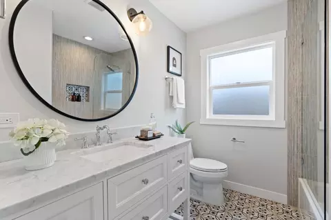 Bath - 1076 Fewtrell Dr, Campbell, CA 95008 photo 2 of 3