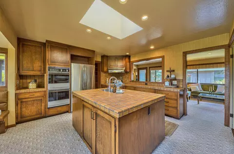 Kitchen - 88 Corral De Tierra Ter, Salinas, CA 93908 photo 3 of 5
