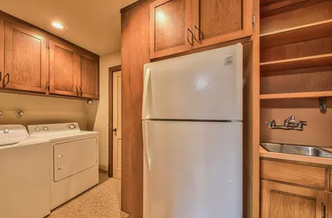 Kitchen - 88 Corral De Tierra Ter, Salinas, CA 93908 photo 5 of 5