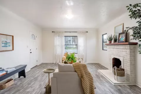 Living - 732 Pine Ave, Pacific Grove, CA 93950 photo 5 of 7