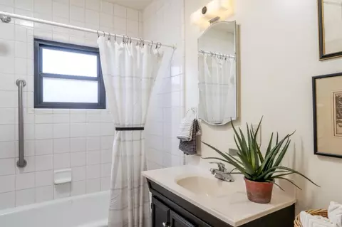 Bath - 732 Pine Ave, Pacific Grove, CA 93950 photo 2 of 2