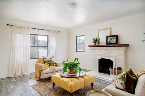 Living - 732 Pine Ave, Pacific Grove, CA 93950 photo 4 of 7