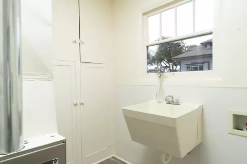 Bath - 732 Pine Ave, Pacific Grove, CA 93950 photo 1 of 2