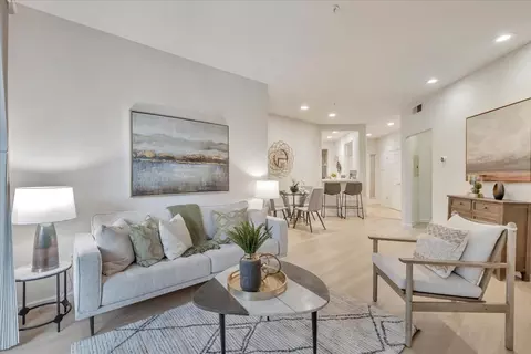 903 Sunrose Ter 105, Sunnyvale, CA 94086