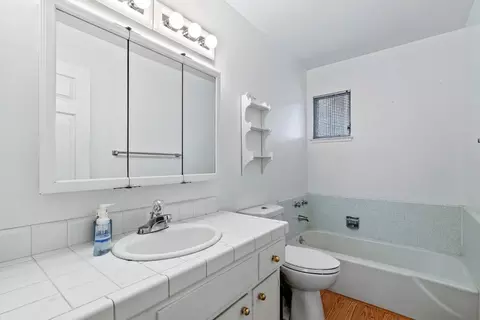 Bath - 125 Buck Ct, Soquel, CA 95073 photo 3 of 3