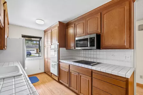 Kitchen - 125 Buck Ct, Soquel, CA 95073 photo 2 of 3