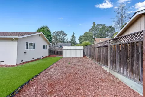 Exterior - 125 Buck Ct, Soquel, CA 95073 photo 6 of 9