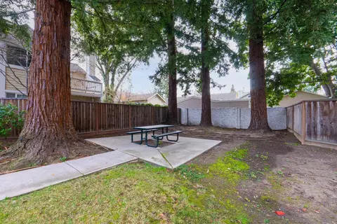 Exterior - 182 Ada Ave B, Mountain View, CA 94043 photo 9 of 13