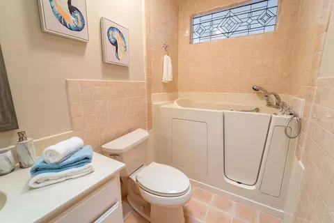 Bath - 61 Sudbury Dr, Milpitas, CA 95035 photo 5 of 5