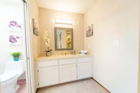Bath - 61 Sudbury Dr, Milpitas, CA 95035 photo 1 of 5