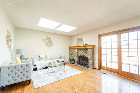 Living - 61 Sudbury Dr, Milpitas, CA 95035 photo 7 of 10