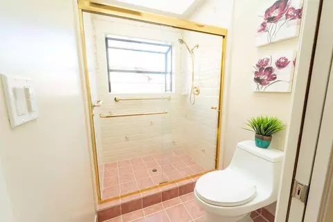 Bath - 61 Sudbury Dr, Milpitas, CA 95035 photo 3 of 5