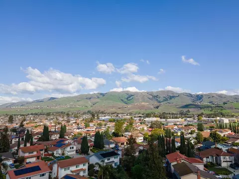 View/Area - 61 Sudbury Dr, Milpitas, CA 95035 photo 9 of 10