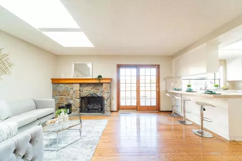 Living - 61 Sudbury Dr, Milpitas, CA 95035 photo 9 of 10