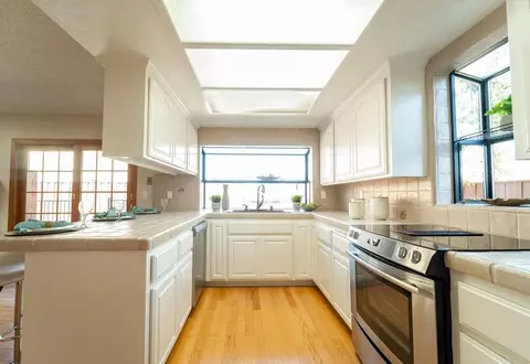 Kitchen - 61 Sudbury Dr, Milpitas, CA 95035 photo 2 of 5