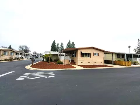 3900 Waimea Ln 3900, Modesto, CA 95355 photo 2