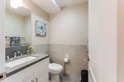 Bath - 735 Sleeper Ave, Mountain View, CA 94040 photo 1 of 5