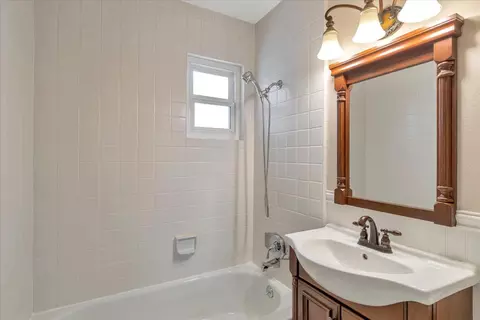 Bath - 789 Penitencia St, Milpitas, CA 95035 photo 4 of 5