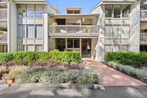 300 Sand Hill Cir 203, Menlo Park, CA 94025