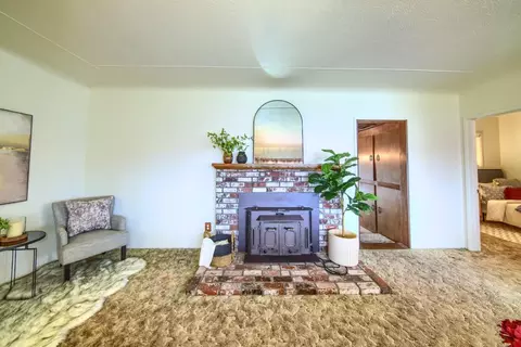 Living - 503 Chabot Ave, Modesto, CA 95354 photo 5 of 10