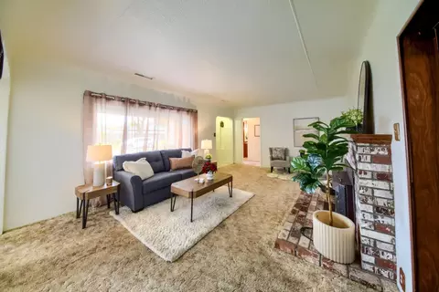 Living - 503 Chabot Ave, Modesto, CA 95354 photo 4 of 10