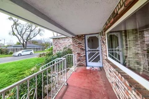 Exterior - 503 Chabot Ave, Modesto, CA 95354 photo 8 of 22