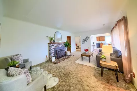 Living - 503 Chabot Ave, Modesto, CA 95354 photo 6 of 10