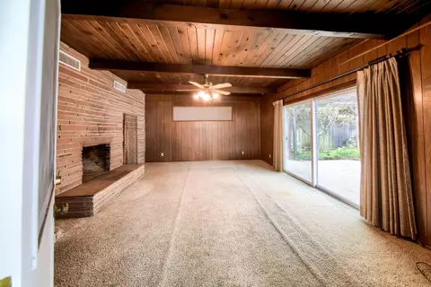 Living - 503 Chabot Ave, Modesto, CA 95354 photo 8 of 10