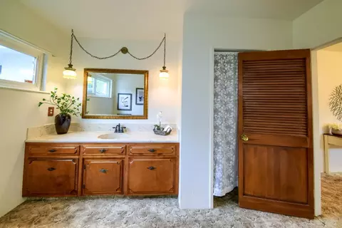 Bath - 503 Chabot Ave, Modesto, CA 95354 photo 3 of 6