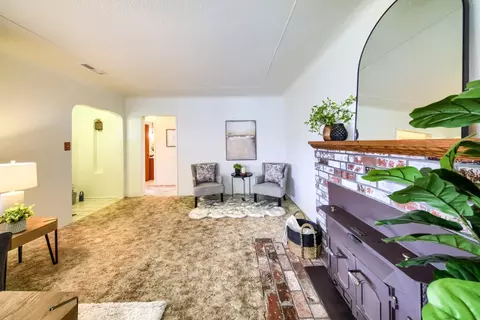 Living - 503 Chabot Ave, Modesto, CA 95354 photo 7 of 10