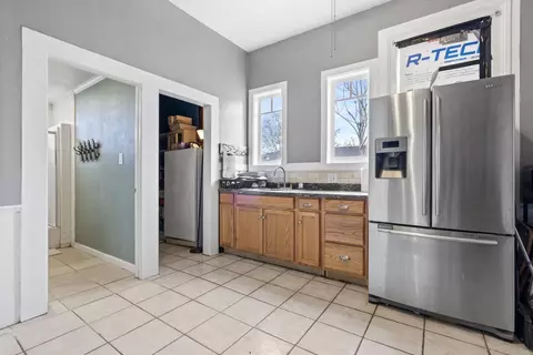 Kitchen - 165 Martin St, Gilroy, CA 95020 photo 2 of 3