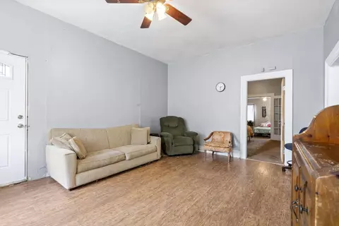 Living - 165 Martin St, Gilroy, CA 95020 photo 2 of 3