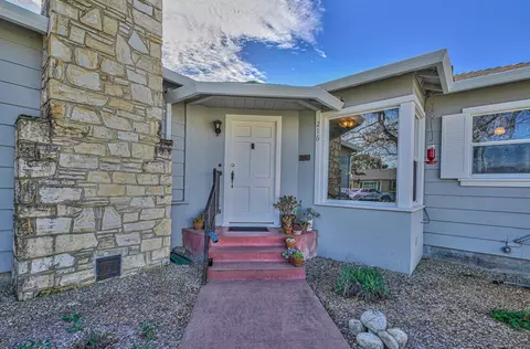 216 N San Miguel Ave, Salinas, CA 93901 photo 2