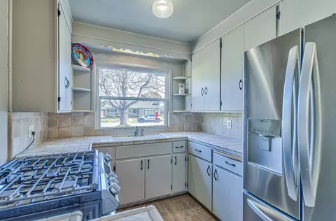 216 N San Miguel Ave, Salinas, CA 93901 photo 12