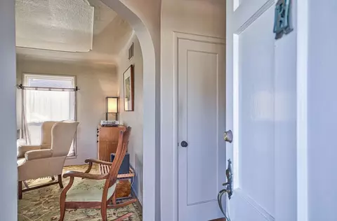 216 N San Miguel Ave, Salinas, CA 93901 photo 3