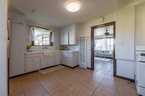 1015 Connely St, Salinas, CA 93905 photo 5