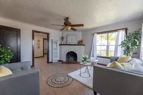 1015 Connely St, Salinas, CA 93905 photo 2